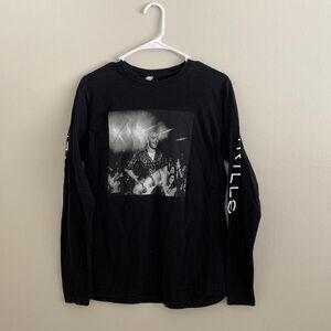 Sam Smith thrills black long sleeve concert tee